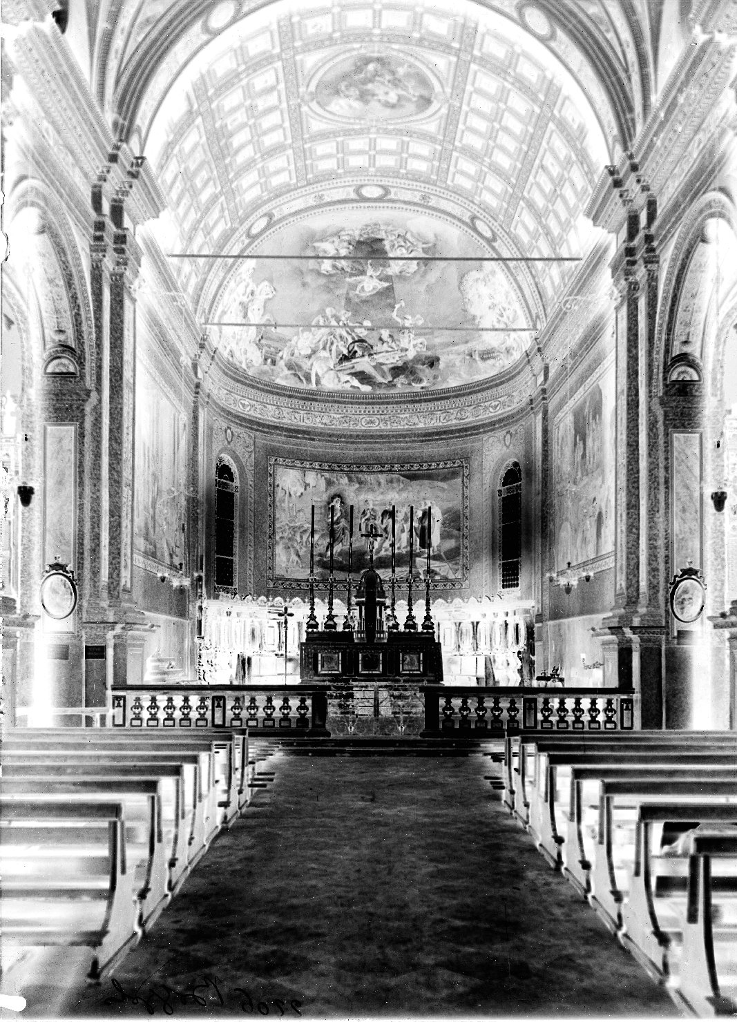 Architettura religiosa - Chiese - Interni - Elementi architettonici - Absidi (negativo) di anonimo (XX)