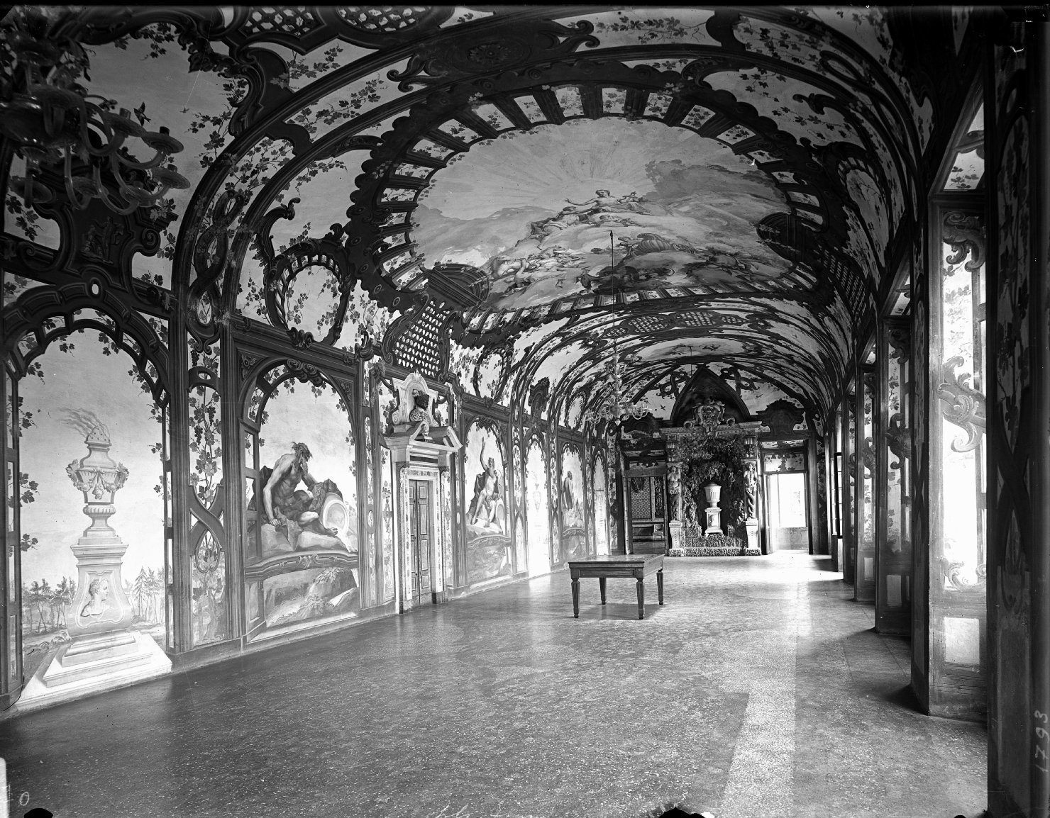 Architetture - Mantova (negativo) di Anselmi, Giorgio, Crevola, Gaetano, Anonimo (XX)