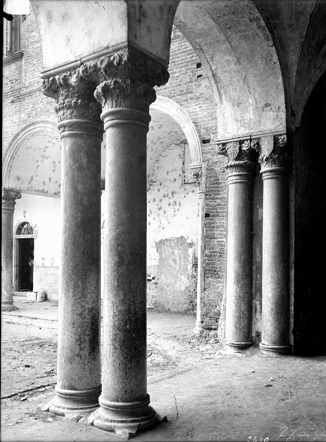 Architetture - Revere - Palazzi (negativo) di Aldegatti, Pietro, Fancelli, Luca, Anonimo (XX)