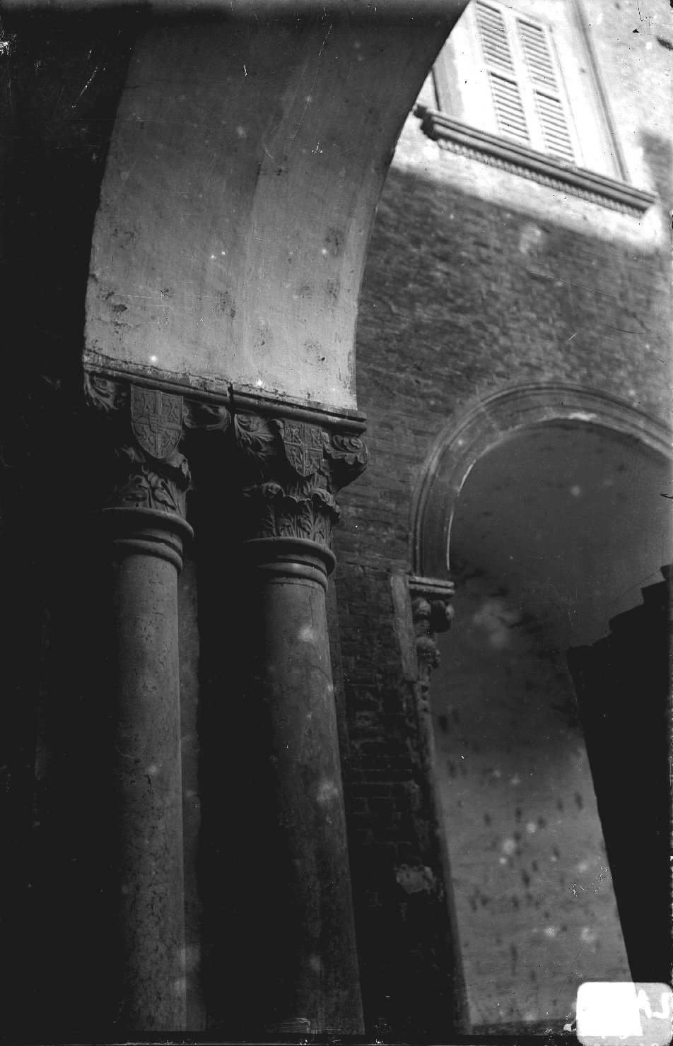 Architetture - Revere - Palazzi (negativo) di Aldegatti, Pietro, Fancelli, Luca, Anonimo (XX)