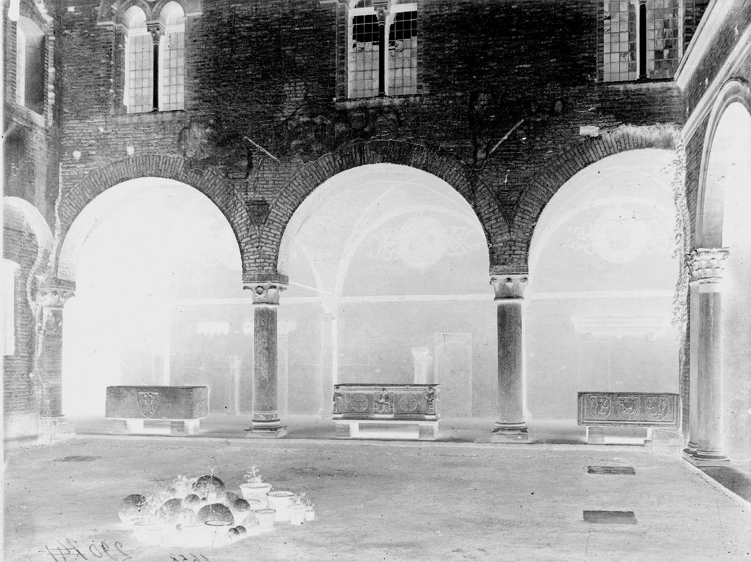 Mantova - Architetture (negativo) di Anonimo (XX)