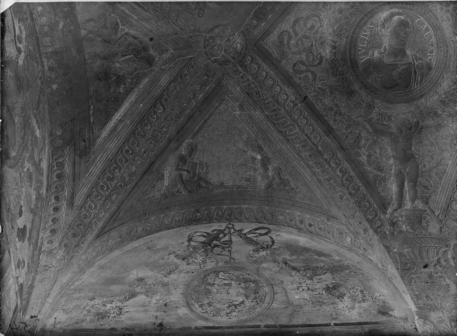 Mantova - Dipinti murali - Restauri (negativo) di Mantegna, Andrea, Anonimo (XX)