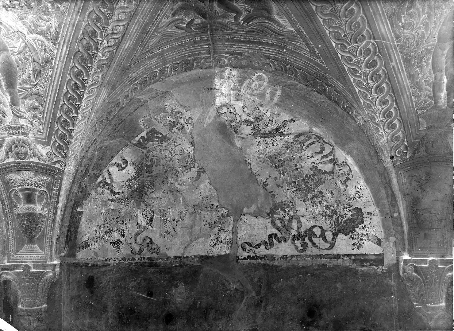 Mantova - Dipinti murali - Restauri (negativo) di Mantegna, Andrea, Anonimo (XX)