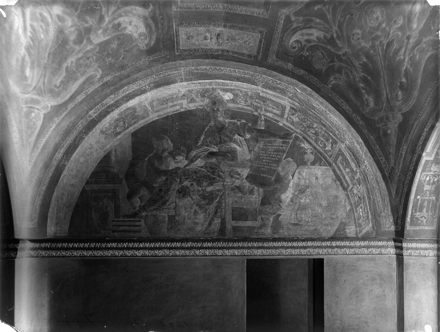 Mantova - Dipinti murali (negativo) di Viani, Antonio Maria, Anonimo (XX)