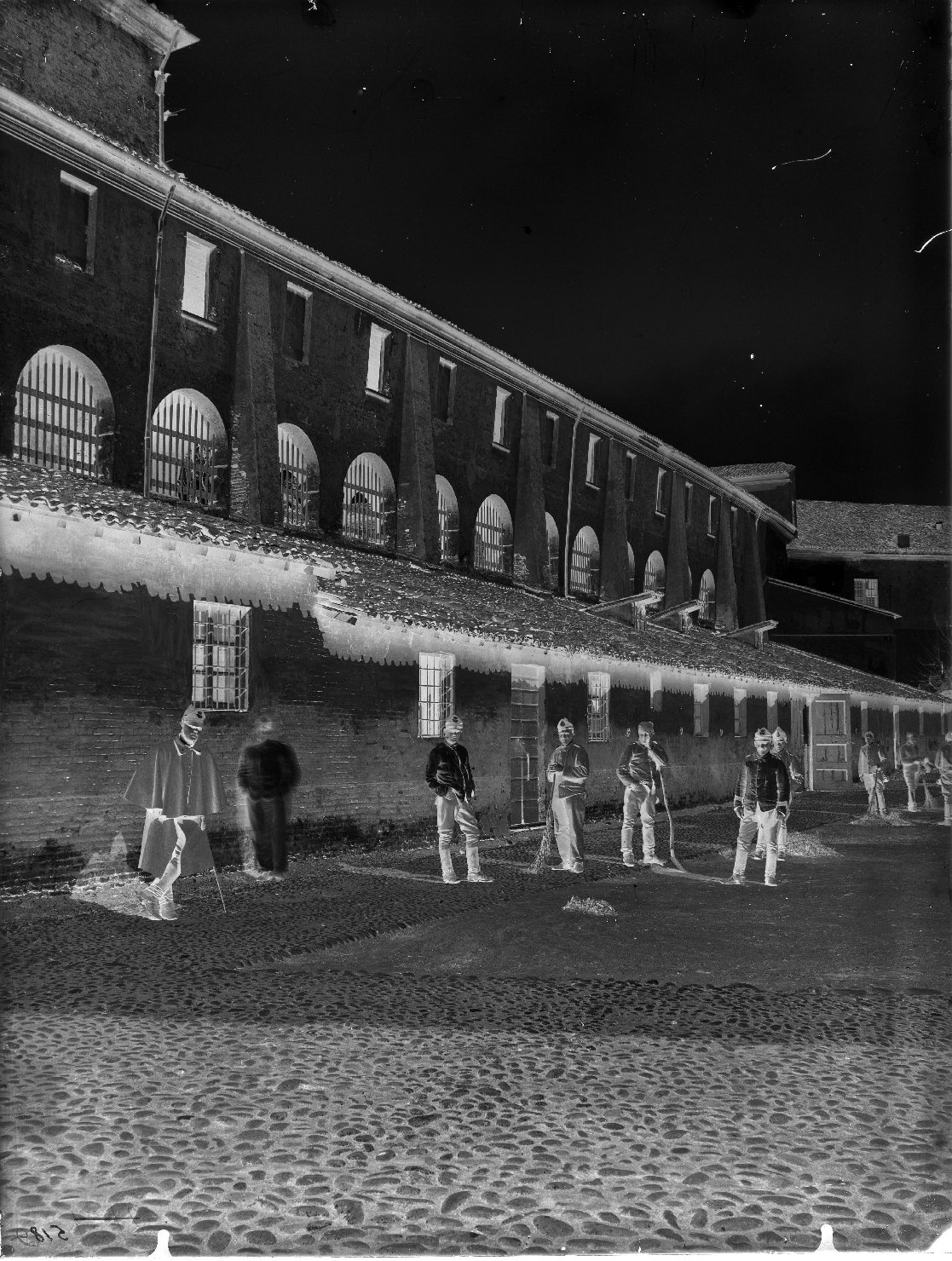 Mantova - Architetture (negativo) di Anonimo (prima metà XX)