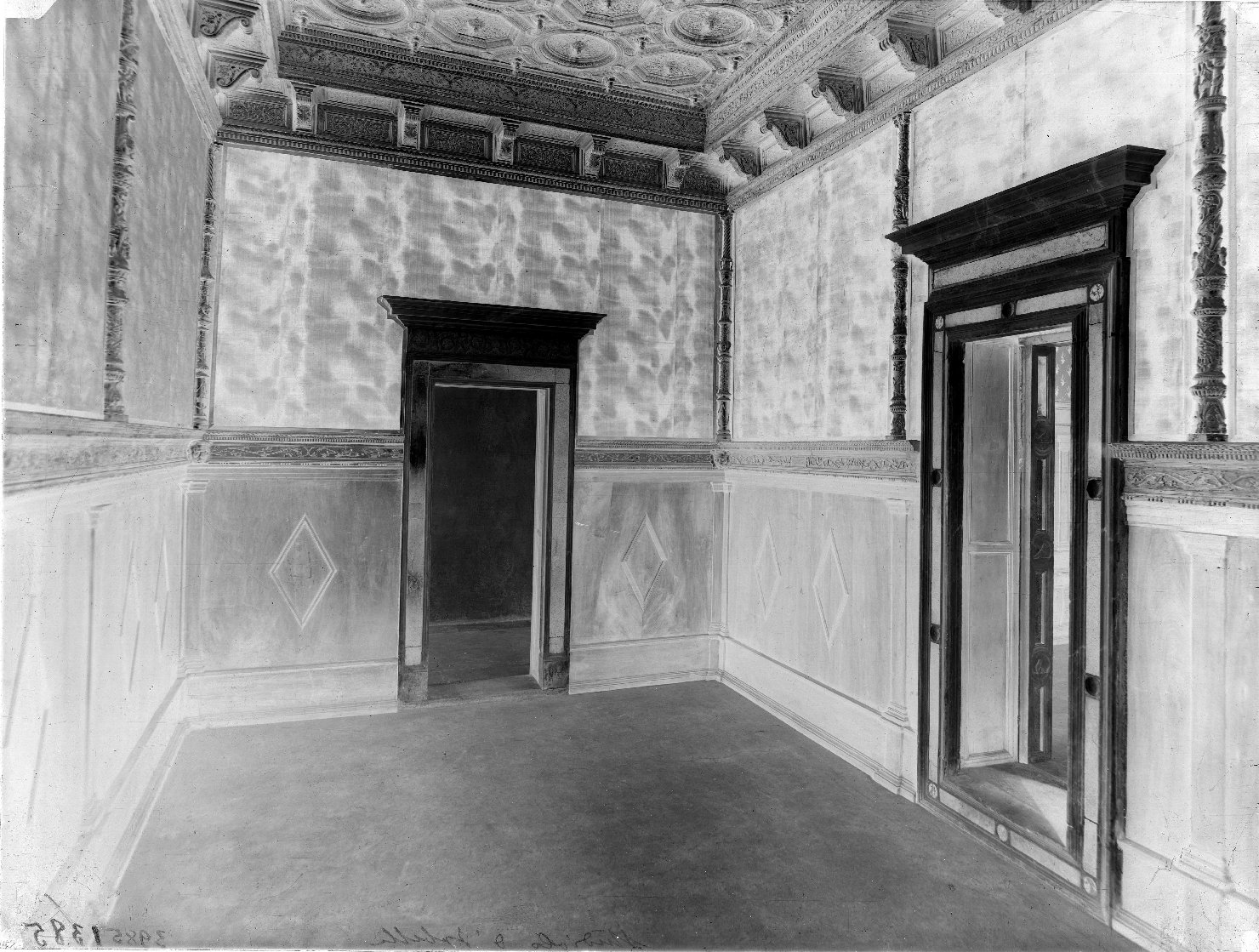 Mantova - Architetture - Arredi (negativo) di Anonimo (XX)