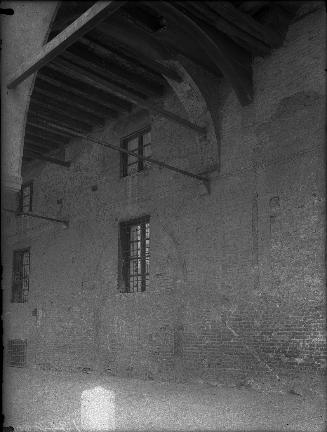 Mantova - Architetture - Restauri (negativo) di Anonimo (XX)