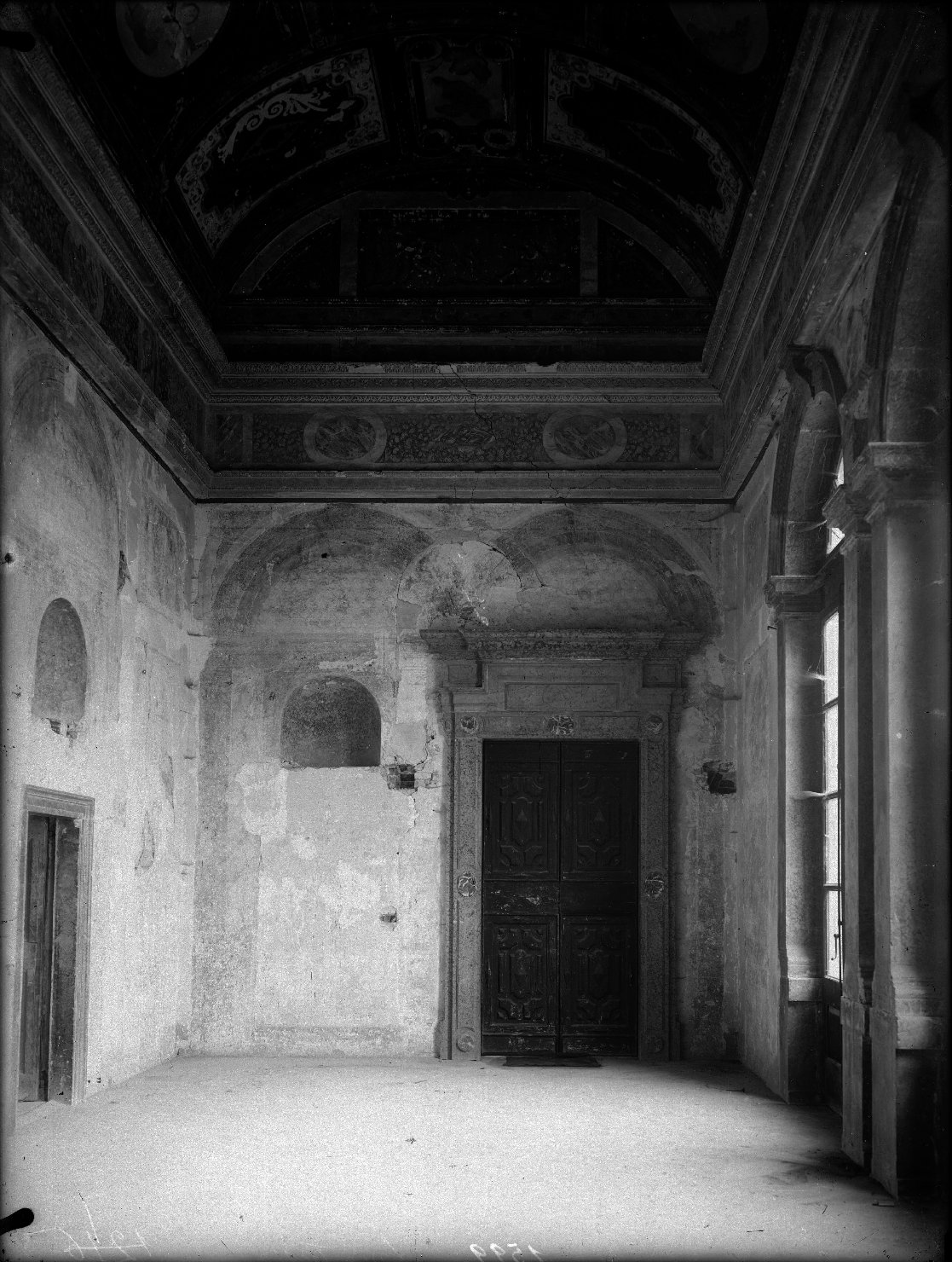 Mantova - Architetture - Dipinti - Restauri (negativo) di Anonimo (XX)