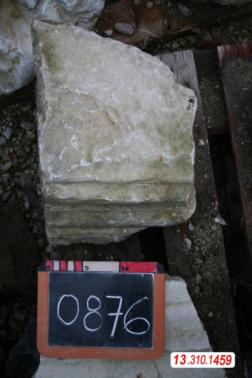 Blocco modanato, cornice? (Eta' romana imperiale)