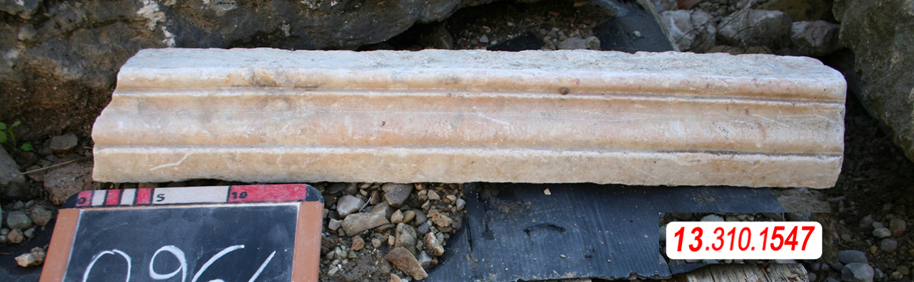 Blocco modanato, listello (Eta' romana imperiale)