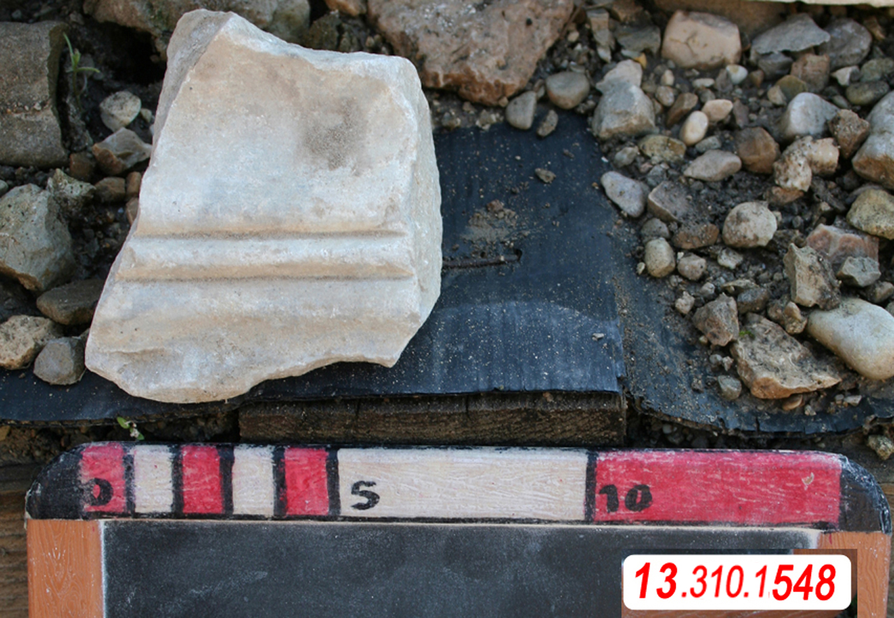 Blocco modanato, listello (Eta' romana imperiale)