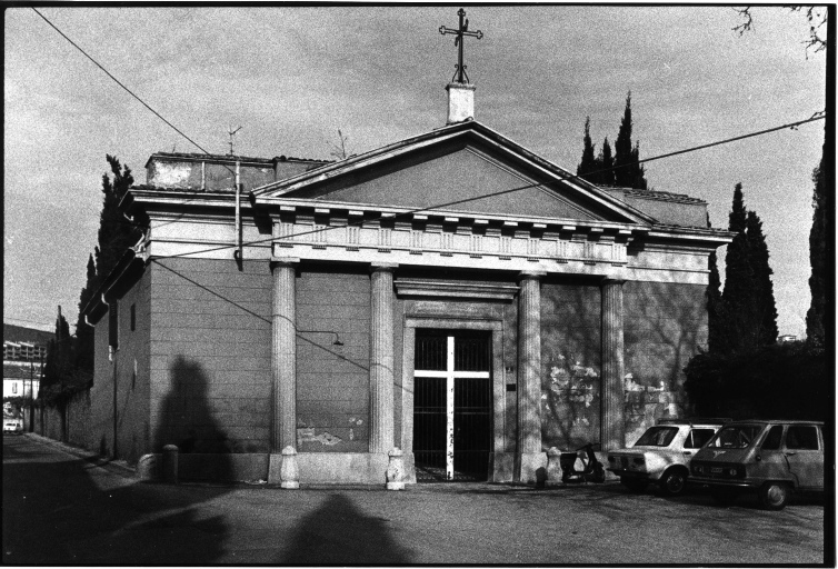 Trieste - Cimitero greco - cappella - veduta (negativo) di Buttazzoni, Antonio, Neva, Gasparo (seconda meta' XX)