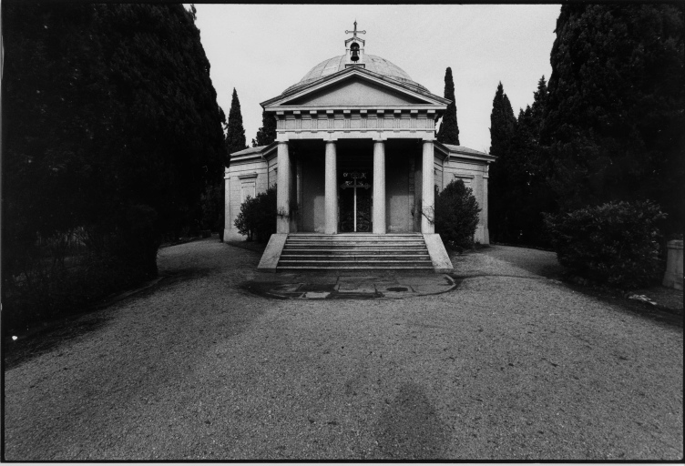 Trieste - Cimitero greco - cappella - veduta (positivo) di Buttazzoni, Antonio, Neva, Gasparo (seconda meta' XX)