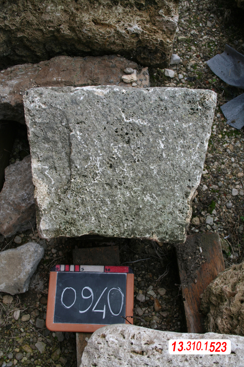 materiale conservato in deposito (materiale lapideo) (XIV-XV sec. d.C)