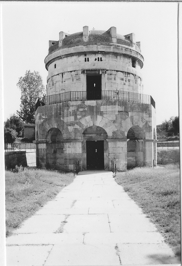 Mausoleo di Teodorico (mausoleo) - Ravenna (RA)  (VI)