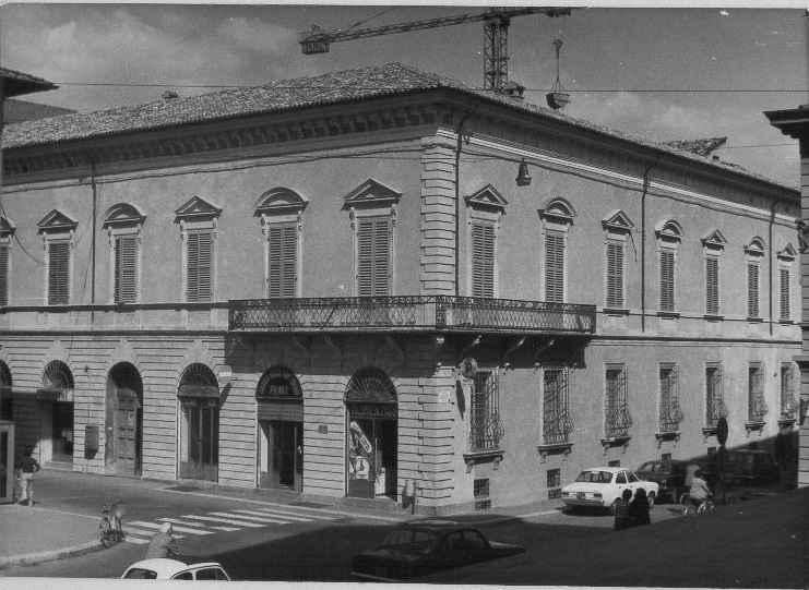 Palazzo Laderchi (palazzo) - Faenza (RA)  (XVIII, seconda metà)