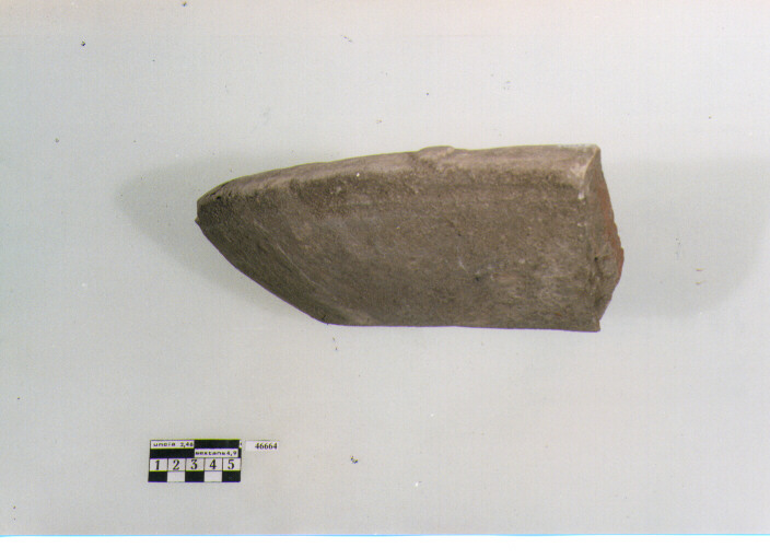 piatto/ forma parzialmente ricostruibile (secc. III/ I a.C)