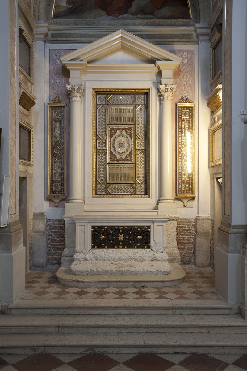 motivi decorativi vegetali (altare, insieme) - ambito veneto (terzo quarto sec. XIX)