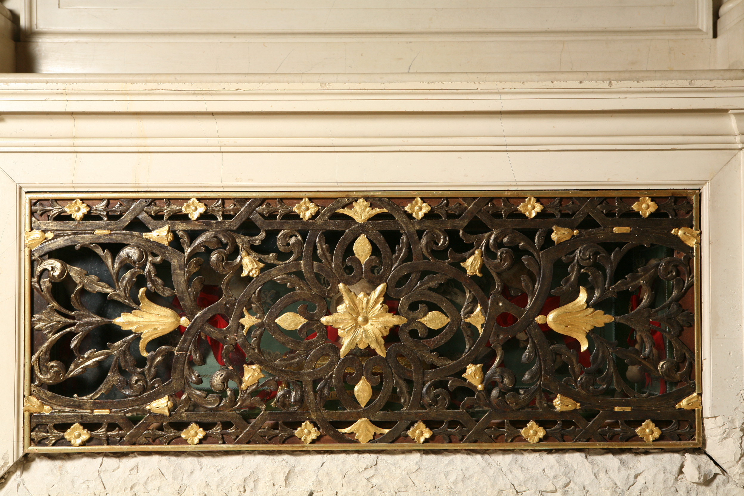 motivi decorativi vegetali (paliotto, elemento d'insieme) - bottega veneta (terzo quarto sec. XIX)