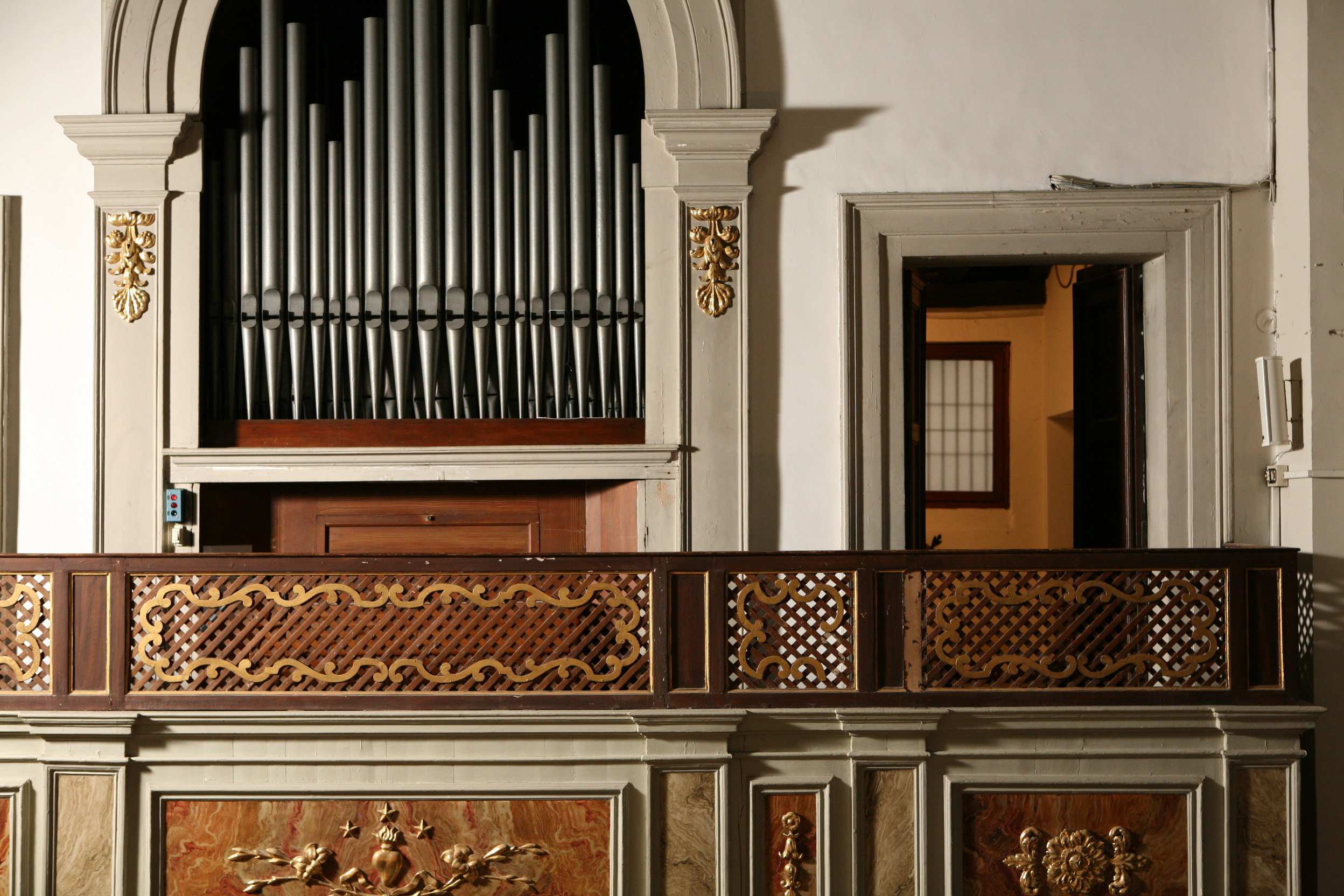 parapetto di cantoria, elemento d'insieme - bottega veneta (terzo quarto sec. XVIII)