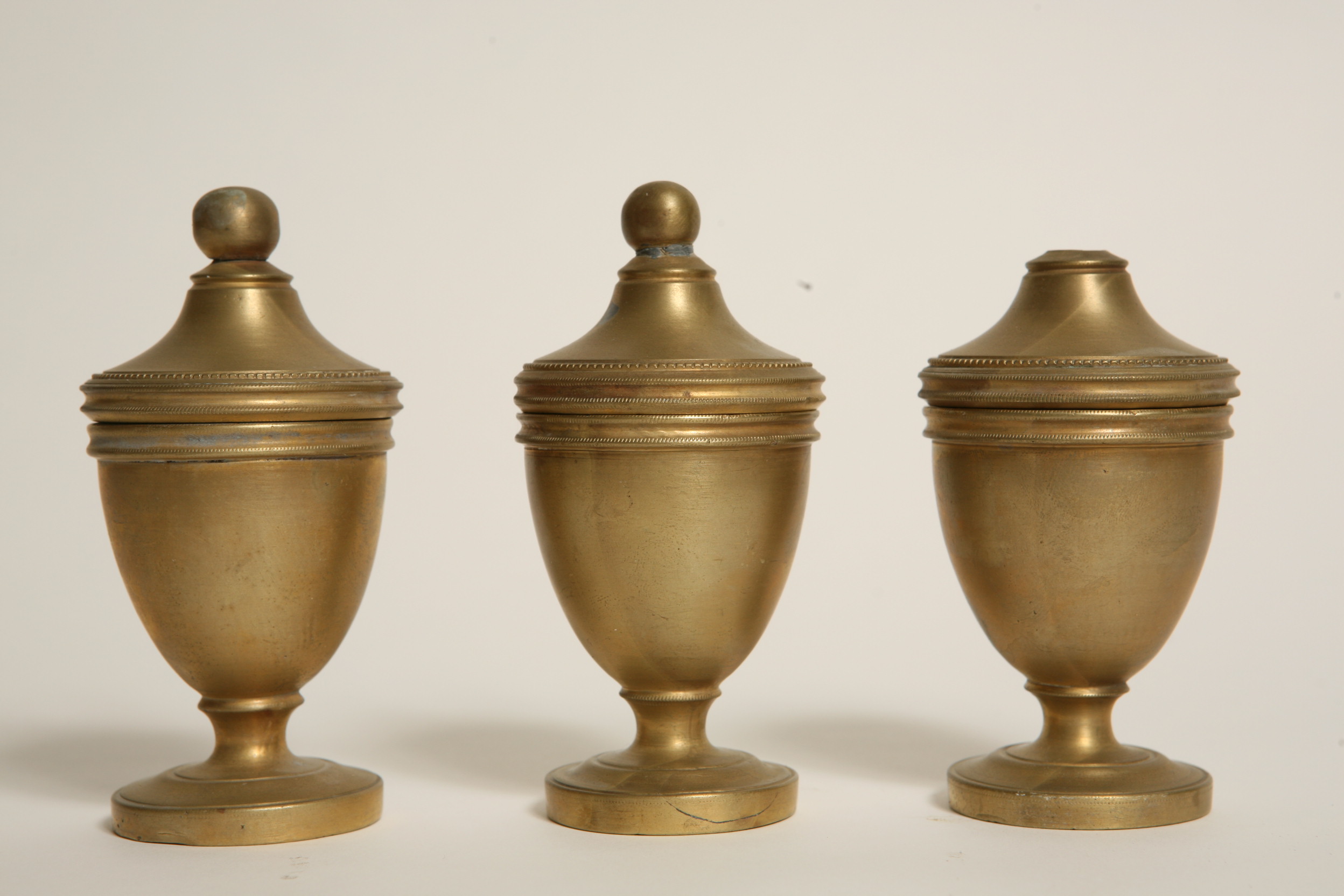 vaso per la riserva degli oli santi, serie - bottega italiana (primo quarto sec. XIX)