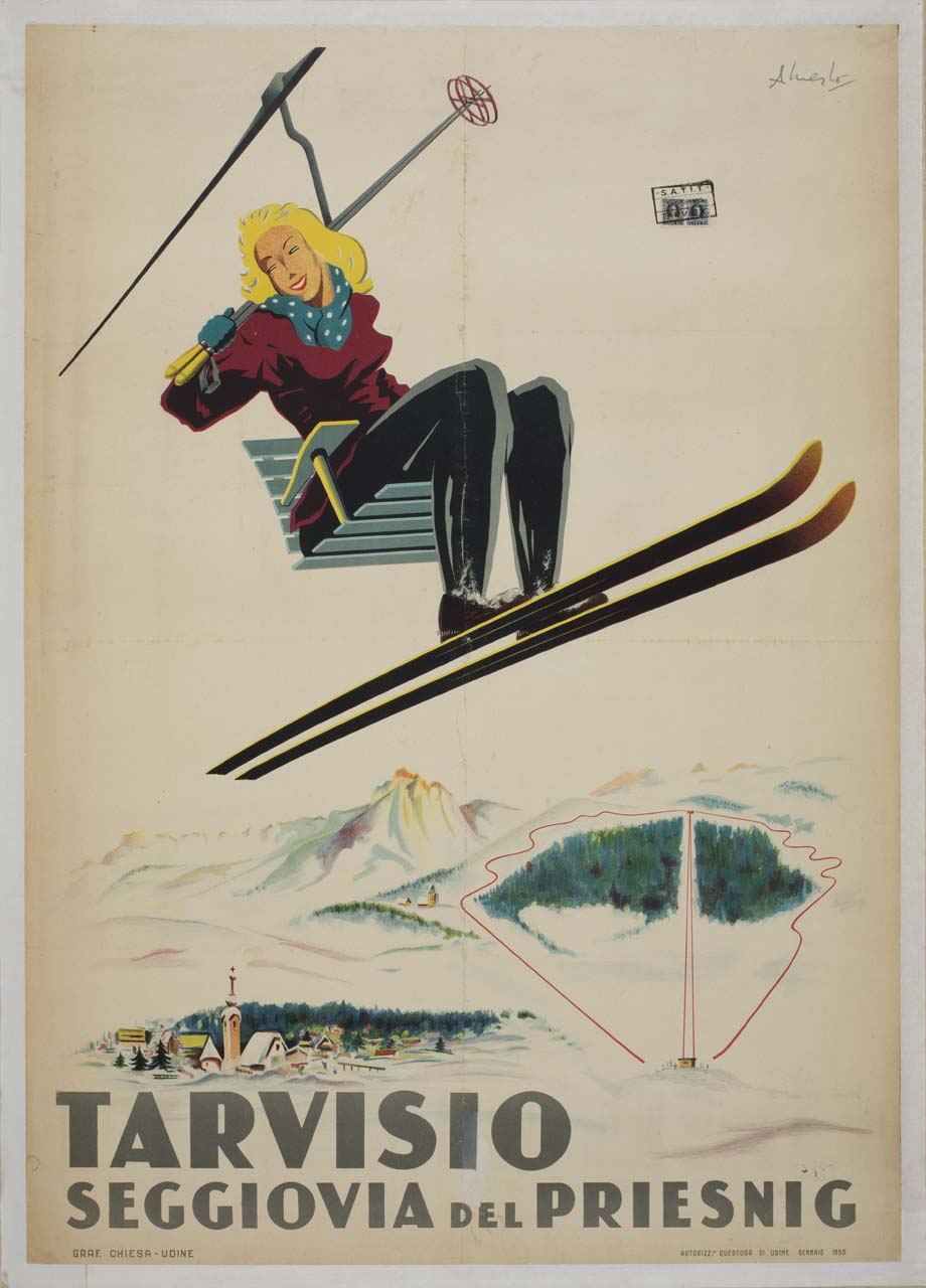 sciatrice sulla seggiovia del Priesnig, con racchette e sci, sullo sfondo il tracciato delle piste, Tarvisio e le Alpi innevate (manifesto) di Merlo Aldo (sec. XX)