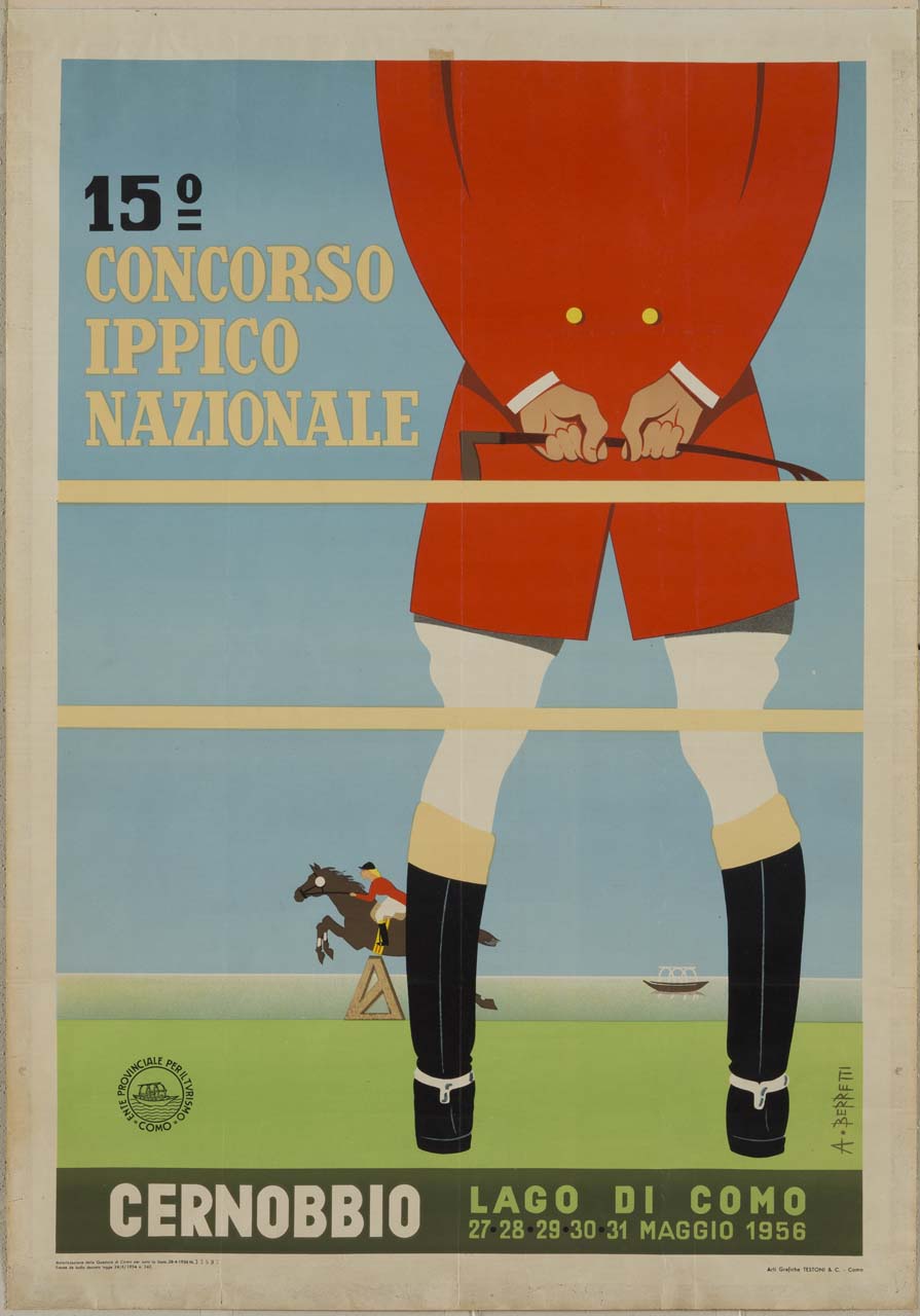 un fantino di spalle osserva la corsa di un concorrente a cavallo, mentre salta un ostacolo; all'orizzonte il profilo di uno specchio d'acqua solcato da un'imbarcazione (manifesto) di Berretti Alessandro (sec. XX)