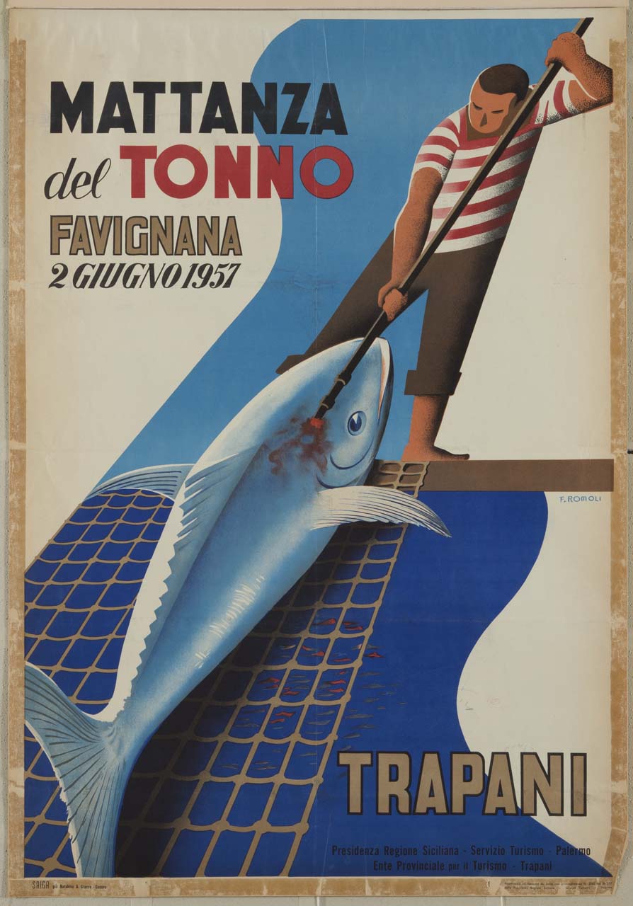 un pescatore pesca con un arpione un tonno e lo trascina su una rete (manifesto) di Romoli Filippo (sec. XX)