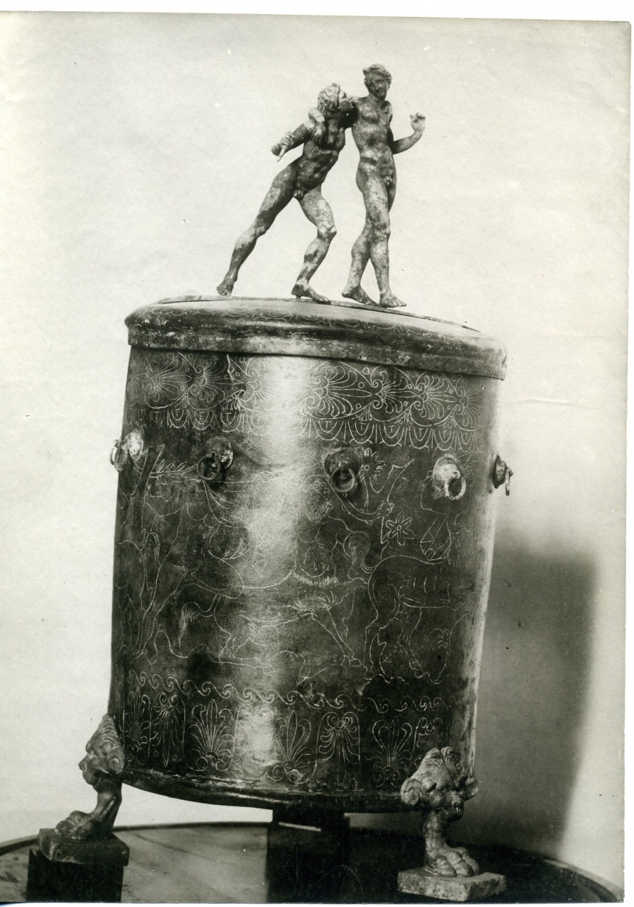 arte etrusca-ciste-ciste prenestine-Centauromachia-Collezione Barberini (positivo) di Volpi, Elia (attr) (inizio XX)