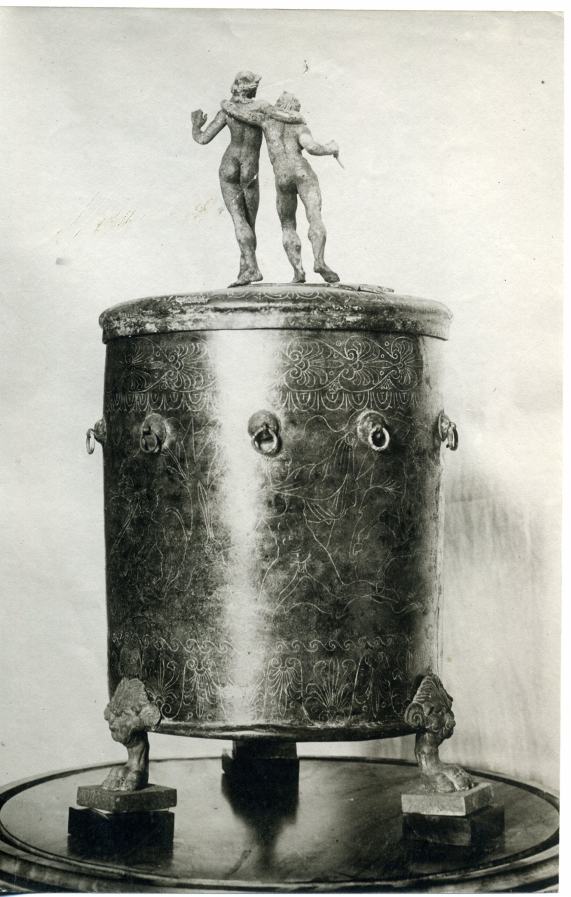 arte etrusca-ciste-ciste prenestine-Centauromachia-Collezione Barberini (positivo) di Volpi, Elia (attr) (inizio XX)