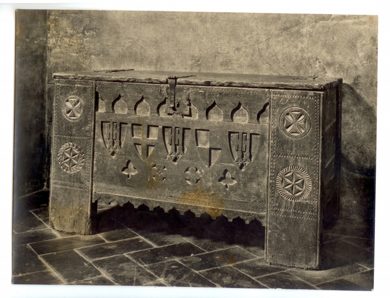 Arti applicate-mobili-casse-forzieri-aste (positivo) di Edizioni Brogi (secondo quarto XX)