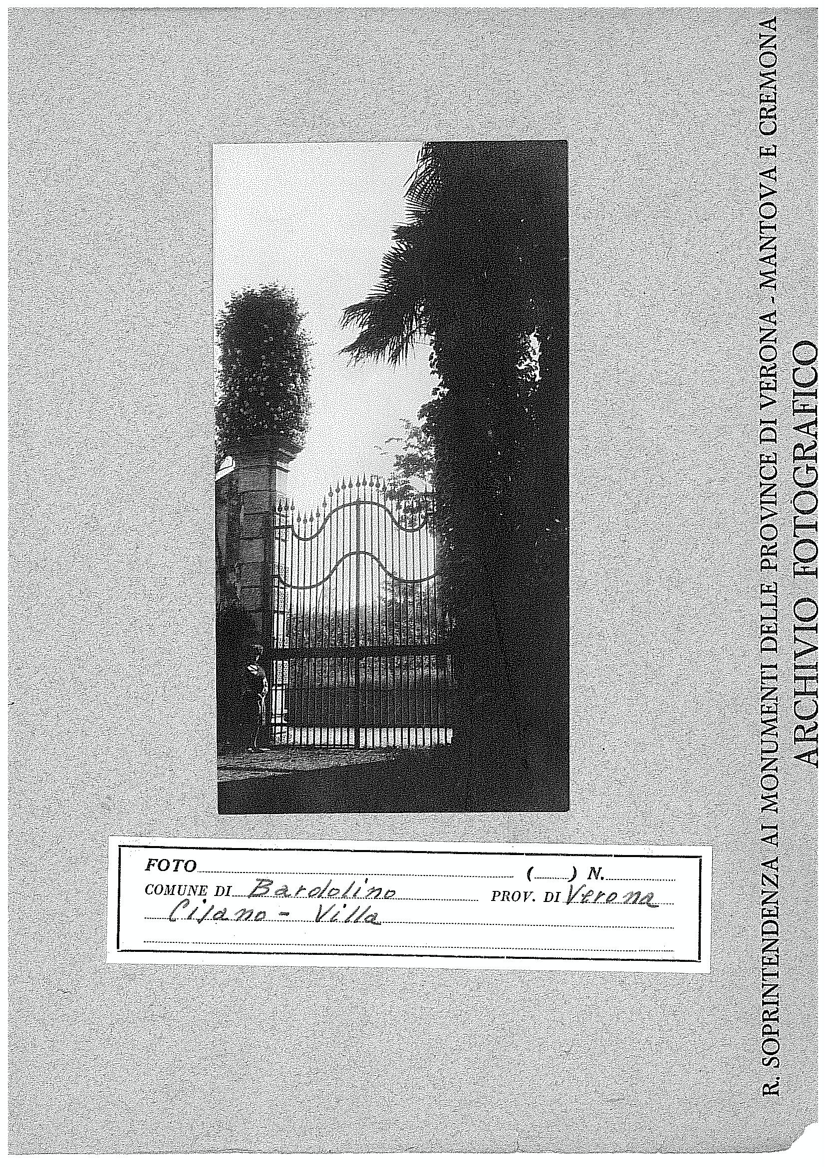 Villa Henking (positivo) di Soprintendenza ai Monumenti per le province di Verona Mantova e Cremona (XX)
