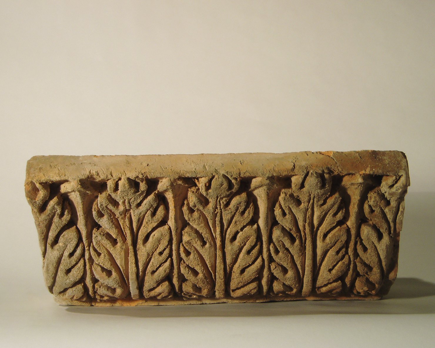 motivo decorativo a foglie d'acanto (elemento di decorazione architettonica a rilievo - profilo a gola diritta) - manifattura mantovana (?) (XIX)