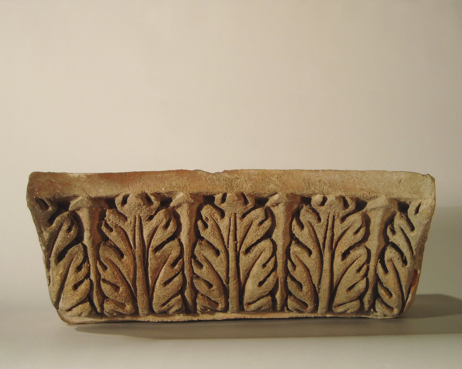 motivo decorativo a foglie d'acanto (elemento di decorazione architettonica a rilievo - profilo a gola diritta) - manifattura mantovana (?) (XIX)