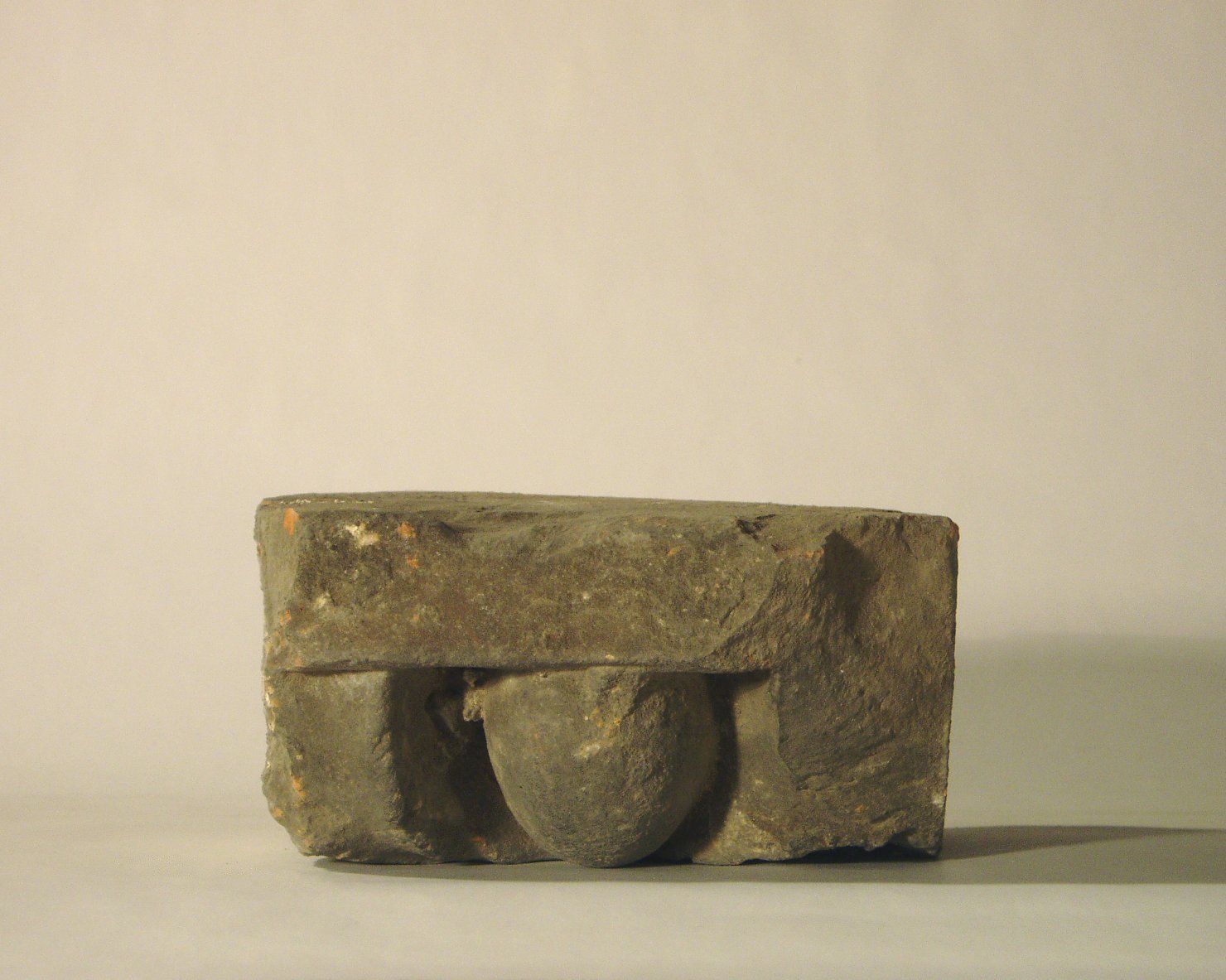 motivo decorativo a ovoli (elemento di decorazione architettonica a rilievo - profilo a ovolo) - manifattura mantovana (?) (XVI)