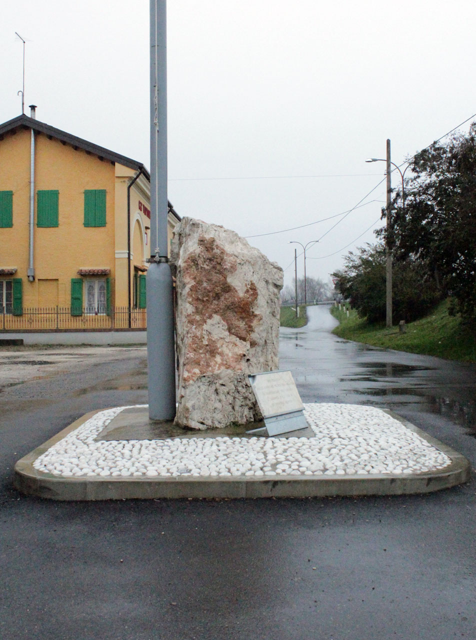 monumento ai caduti - a cippo - ambito veneto (sec. XX)