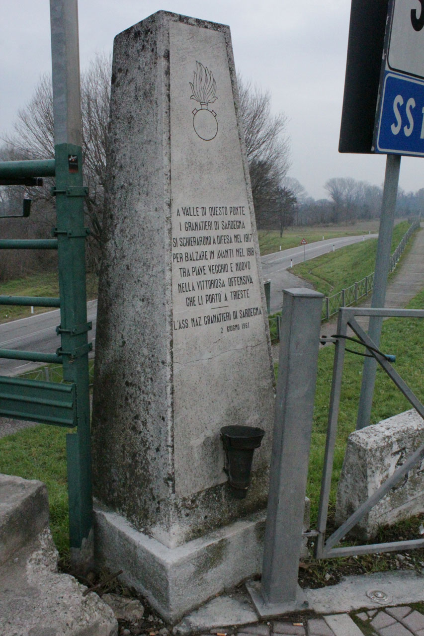 monumento ai caduti - ad obelisco, opera isolata - bottega italiana (sec. XX)