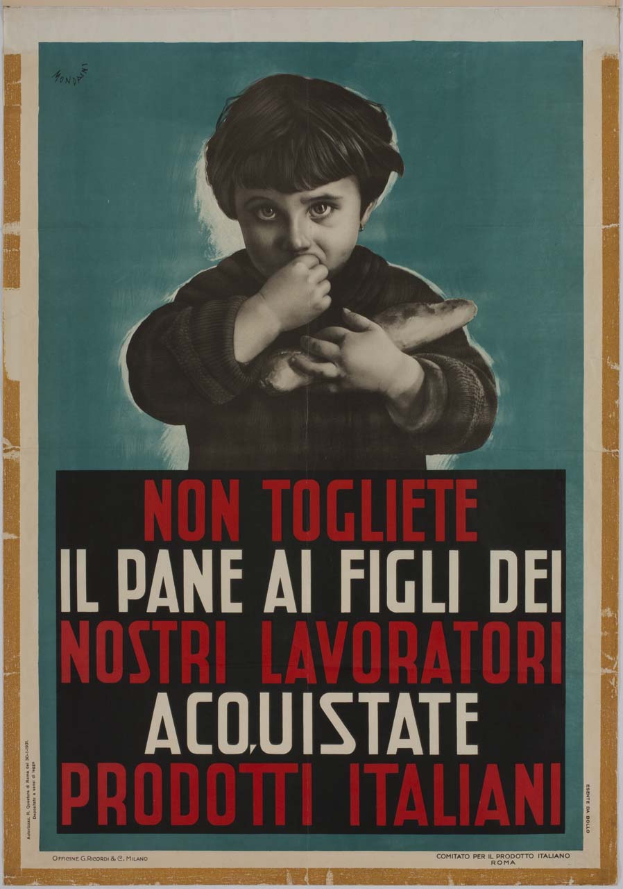 bambina con dito in bocca e filone di pane stretto al petto (manifesto) di Mondaini Giacinto (sec. XX)