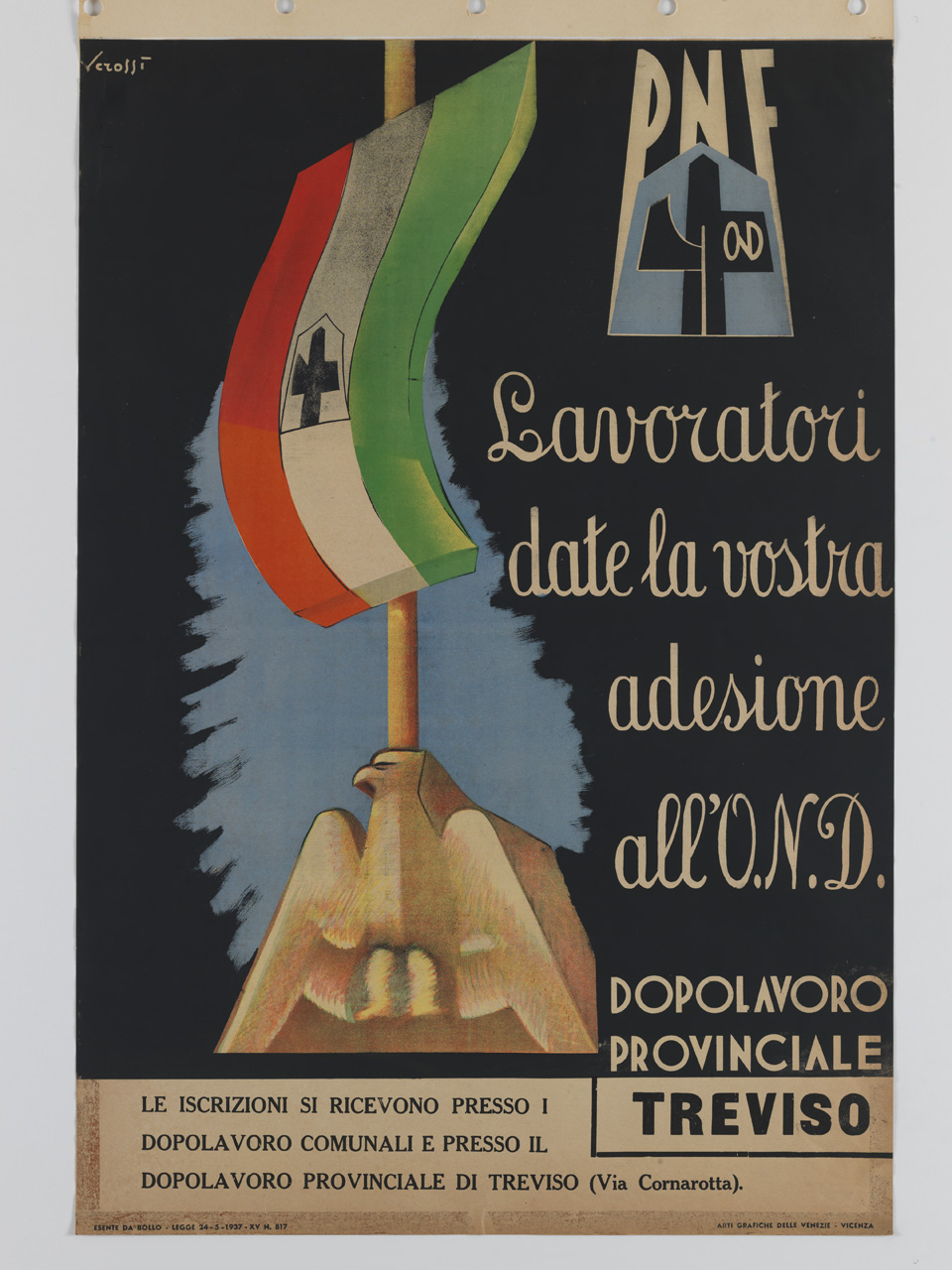 aquila scolpita ad ali spiegate sorregge una bandiera tricolore (manifesto) di Siviero Albino detto Verossi (sec. XX)