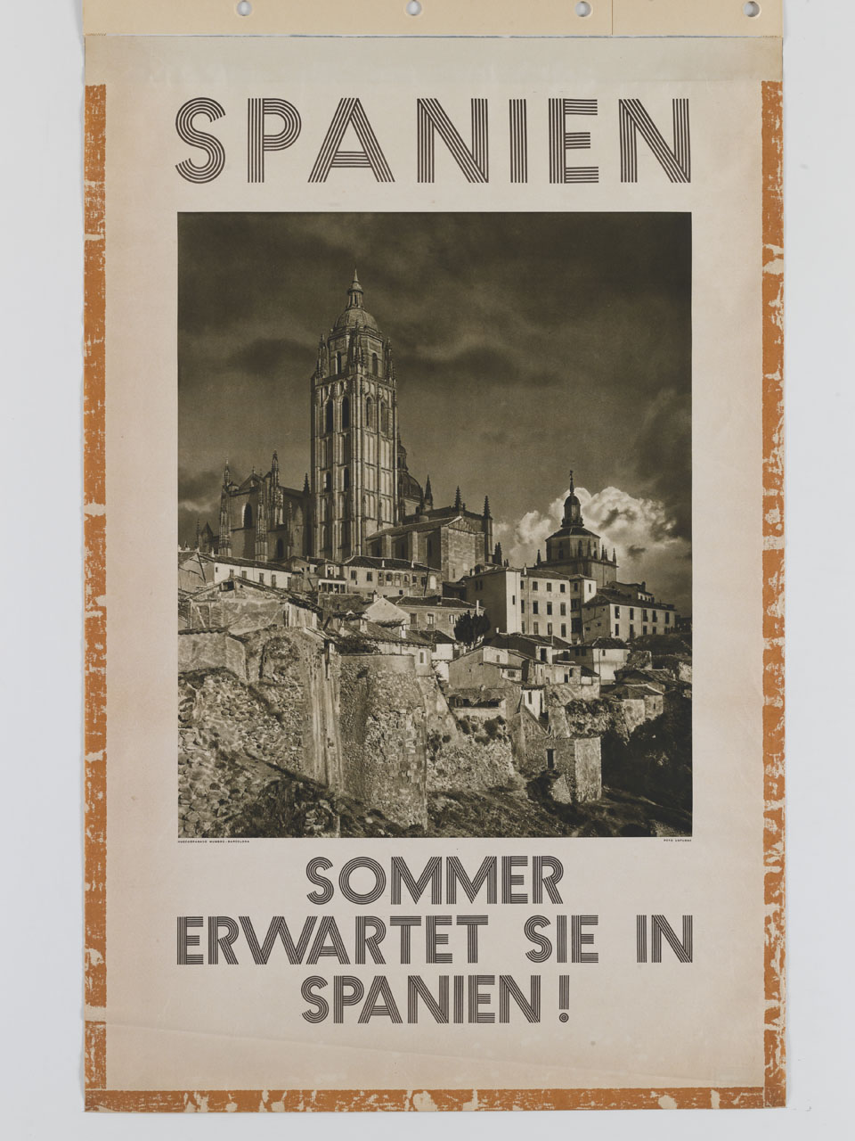 veduta di Segovia con la cattedrale dell'Assunzione di Maria Vergine e di san Frutos (manifesto) di Studio Unturbe (sec. XX)