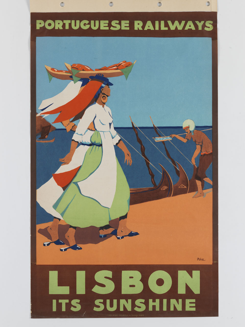 donne trasportano sulla testa ceste con pesci e nelle vicinanze moliceiros con pescatore (manifesto) di Neu (sec. XX)