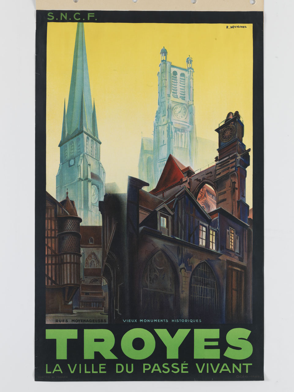 monumenti della città di Troyes (manifesto) di Devignes Roger (sec. XX)