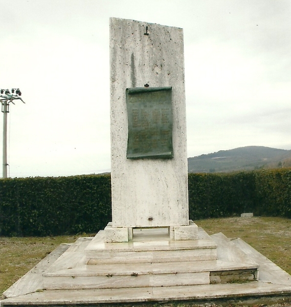 monumento ai caduti - a cippo - ambito umbro (sec. XX)