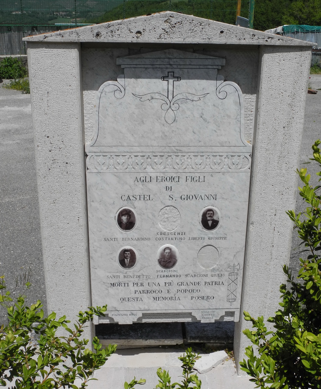 ritratti (monumento ai caduti - a lapide, opera isolata) di Milletti Roberto (sec. XX)