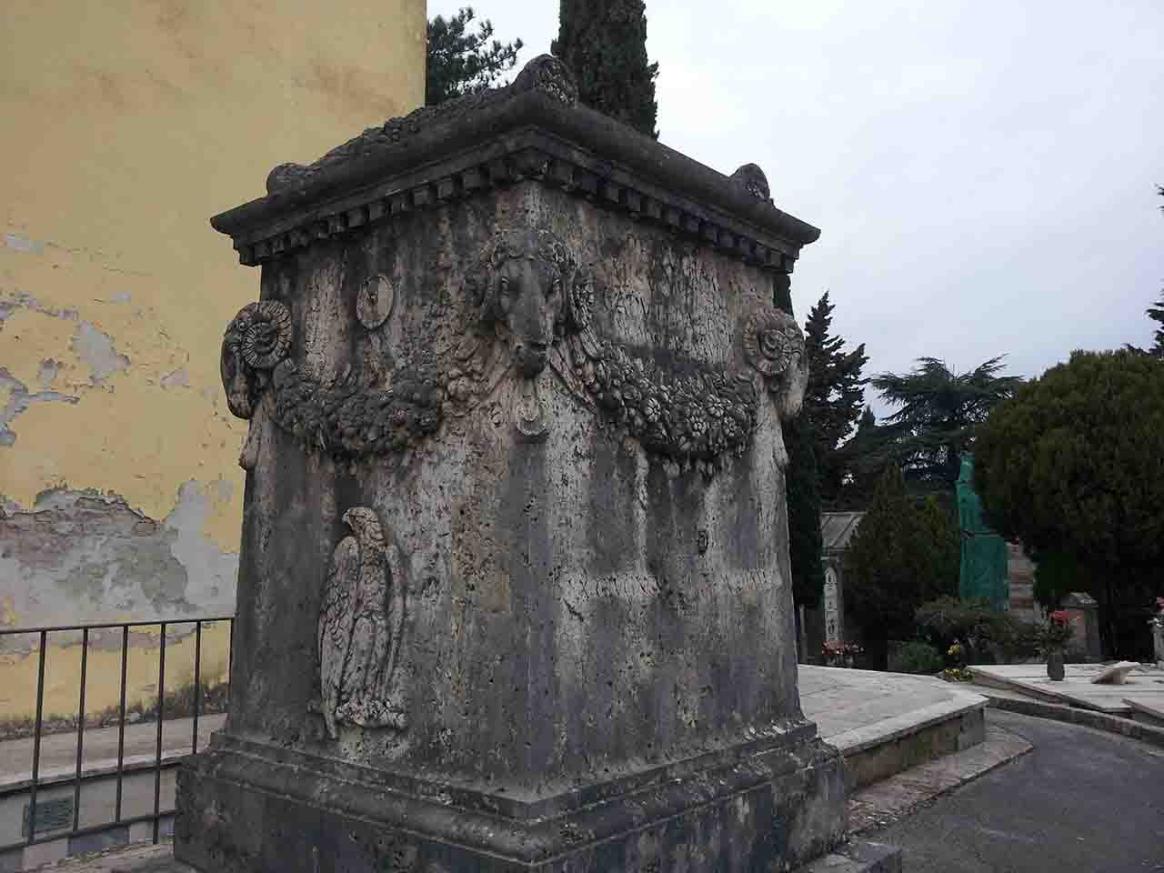 allegoria della Vittoria come aquila (monumento ai caduti - a cippo) - ambito italiano (sec. XX)