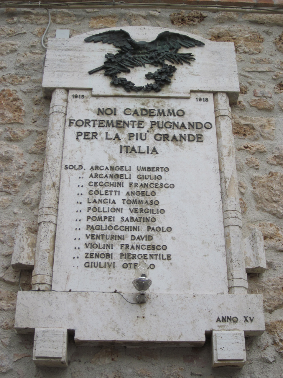 allegoria della Vittoria come aquila (lapide commemorativa ai caduti) - ambito italiano (sec. XX)