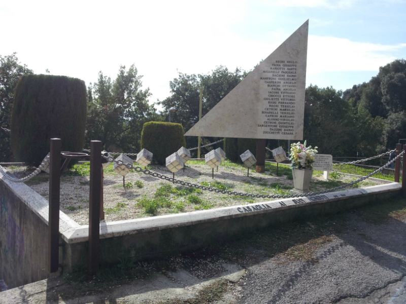 monumento ai caduti - a stele, opera isolata - ambito umbro (sec, XX)