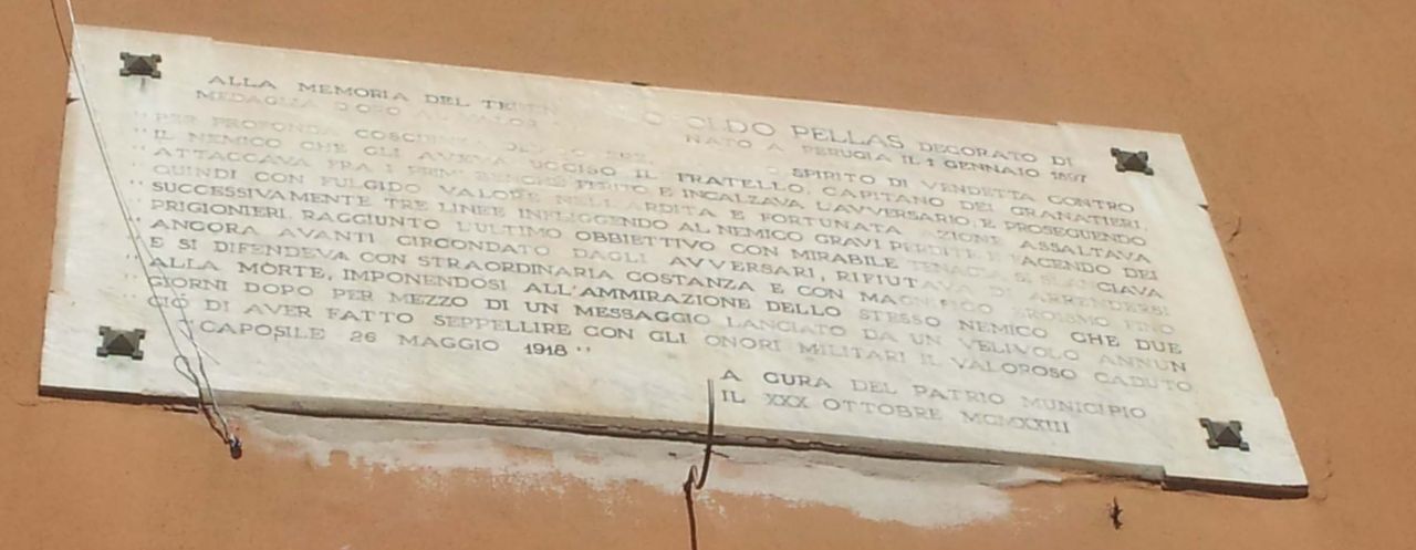 soggetto assente (lapide commemorativa) - ambito umbro (sec. XX)