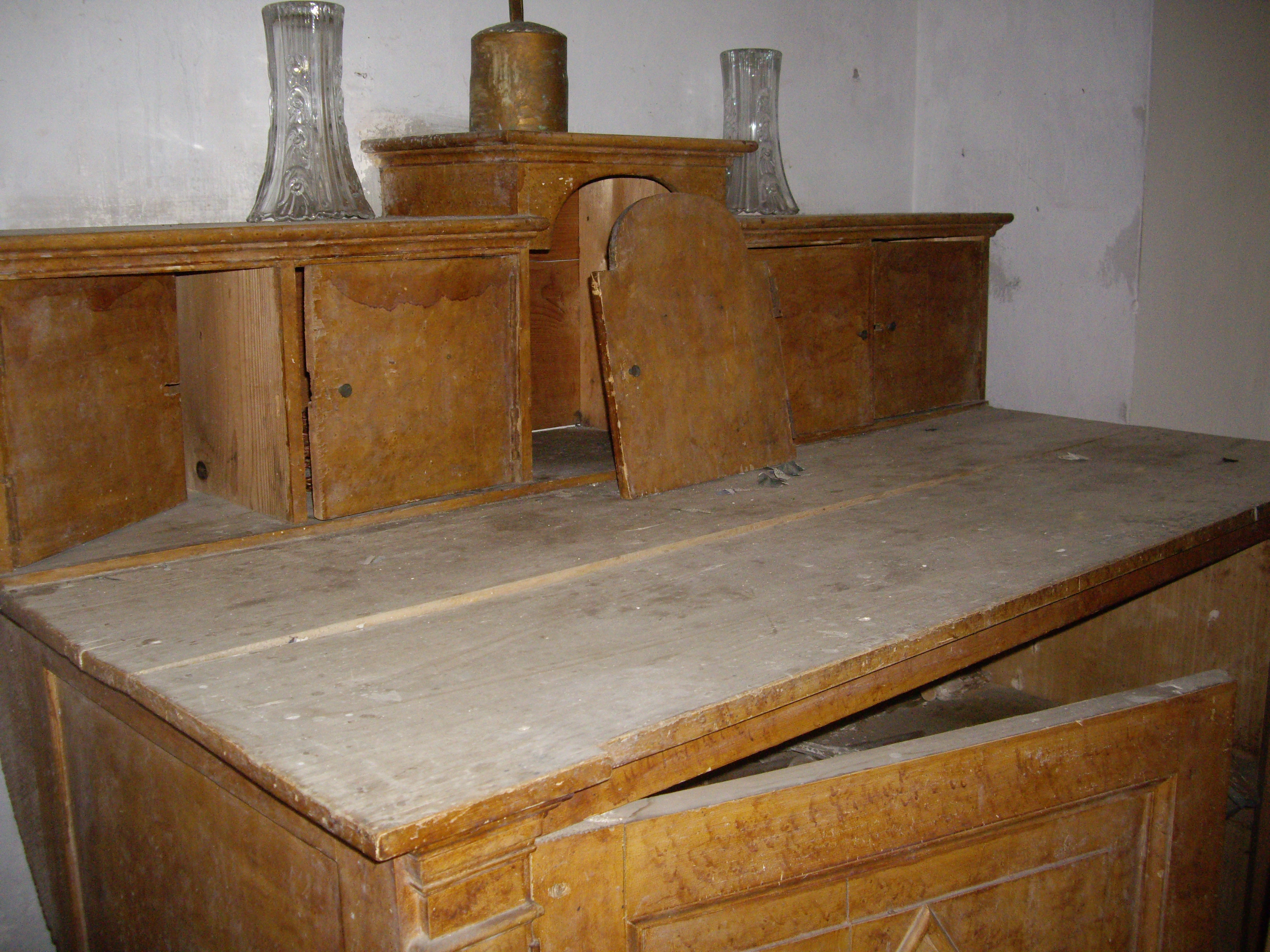 mobile da sacrestia (mobile da sacrestia, opera isolata) - ambito campano (ultimo quarto sec. XIX)