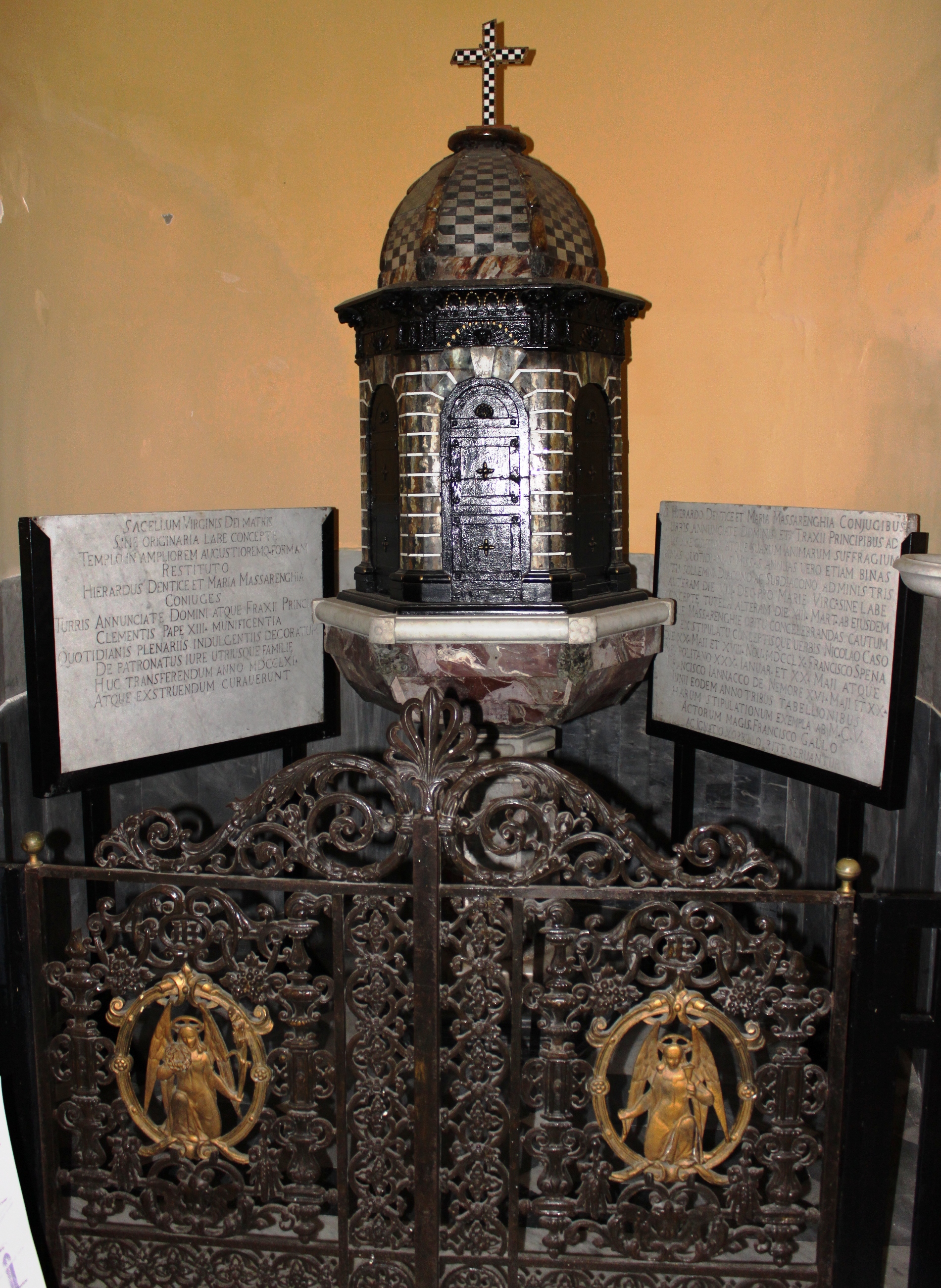 fonte battesimale (fonte battesimale, elemento d'insieme) - bottega campana (sec. XIX)